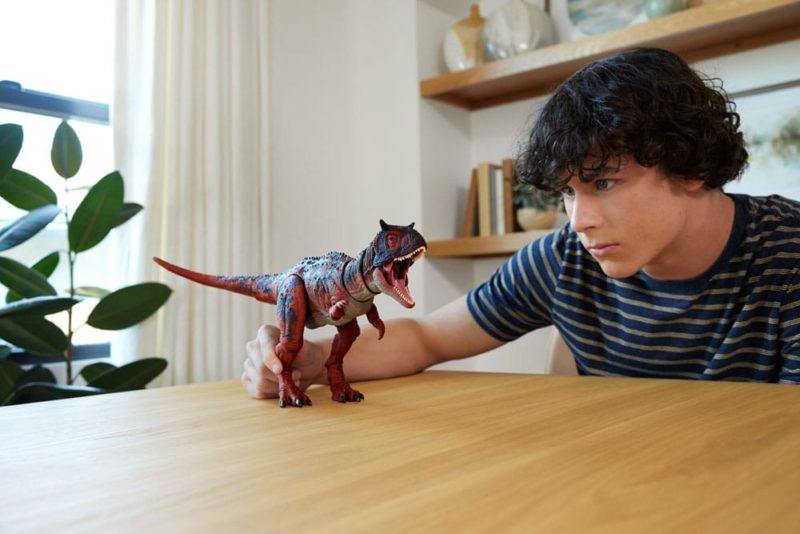 Jurassic World Hammond Collection Carnotaurus Action Figure - Image 4